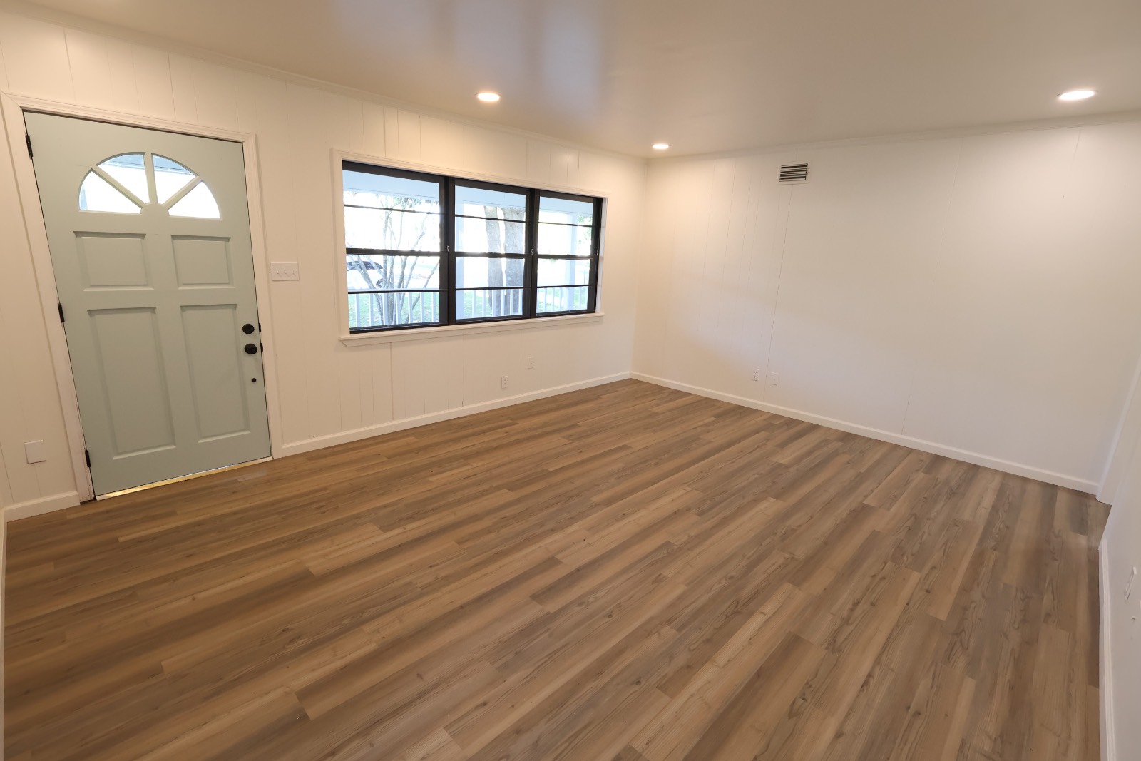 1301 Meadowbrook Lane
