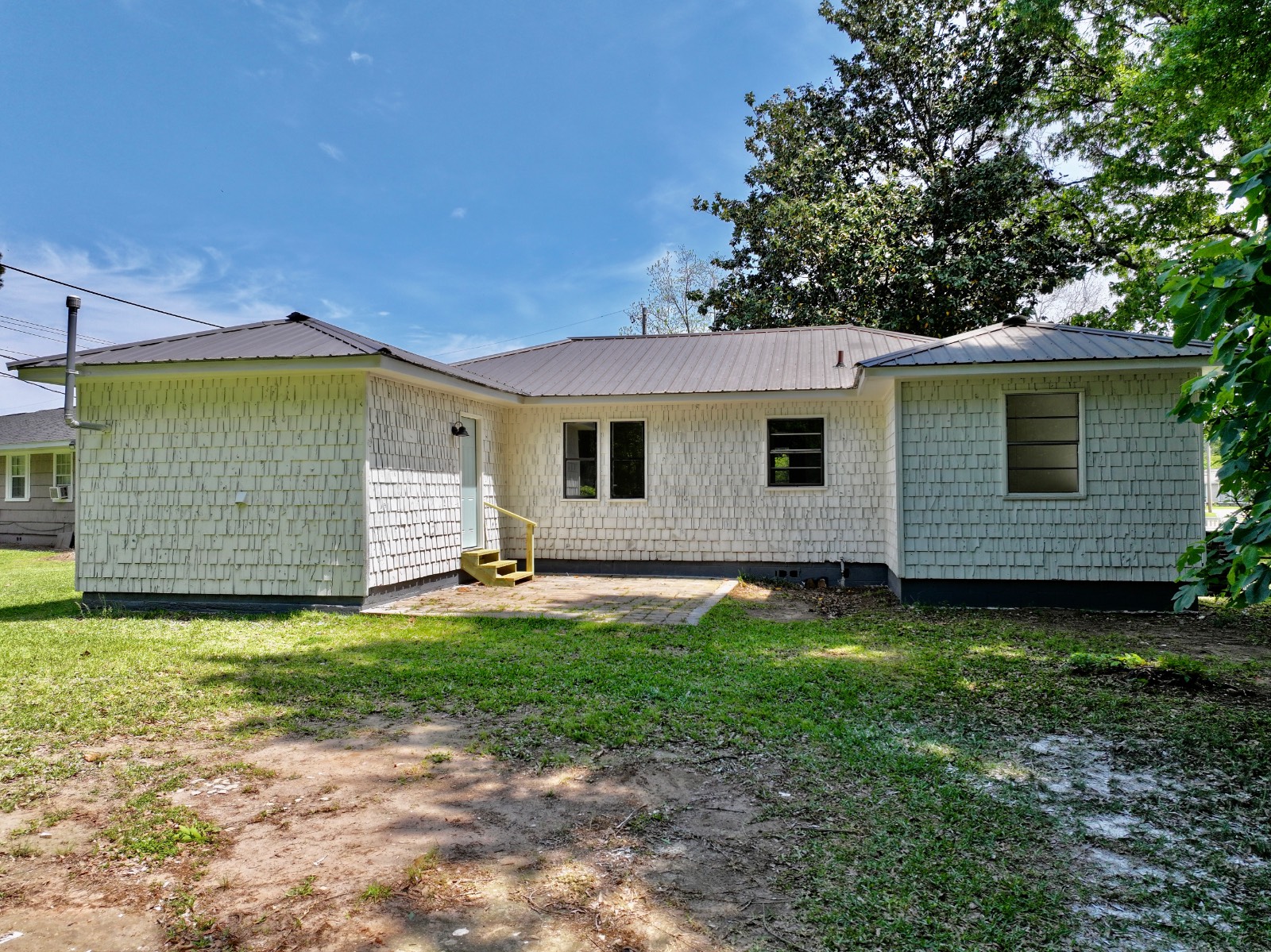 1301 Meadowbrook Lane