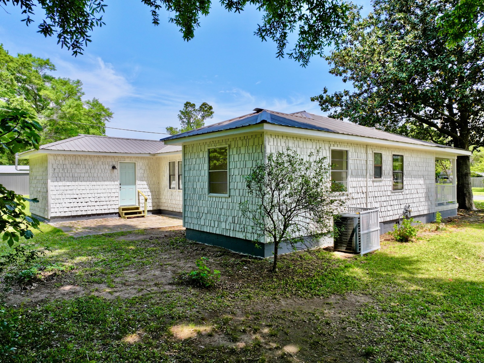 1301 Meadowbrook Lane