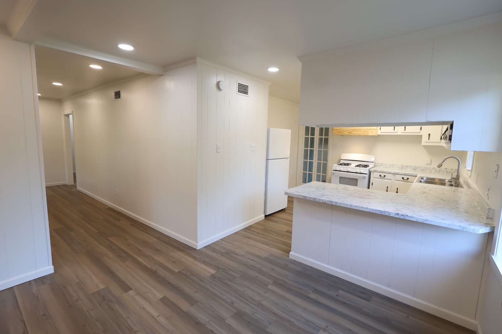 1301 Meadowbrook Lane