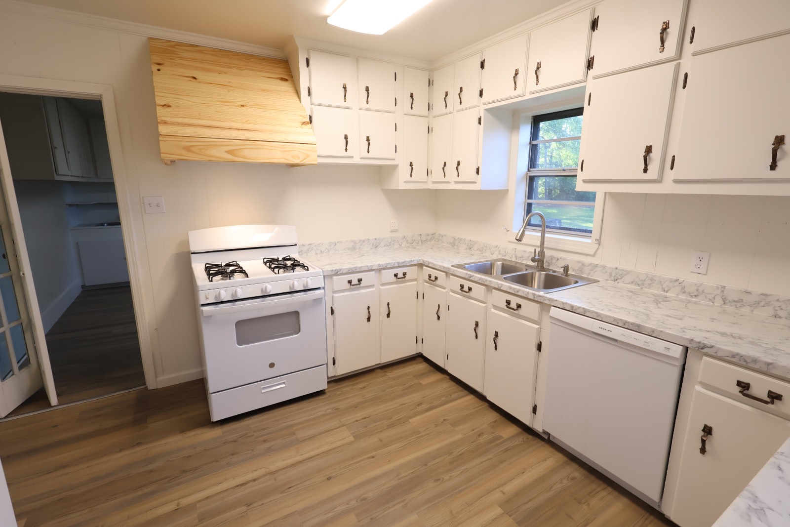 1301 Meadowbrook Lane
