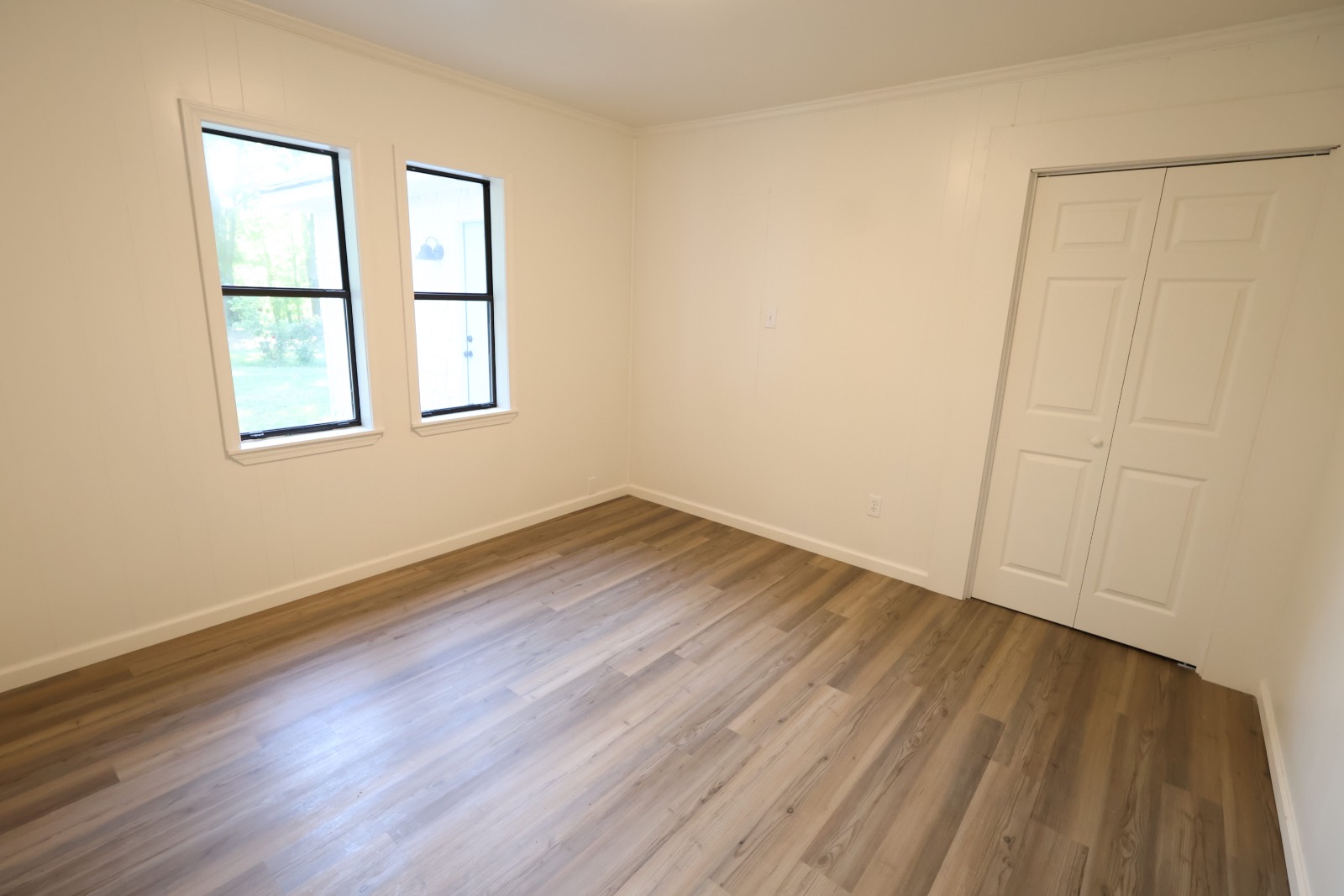 1301 Meadowbrook Lane