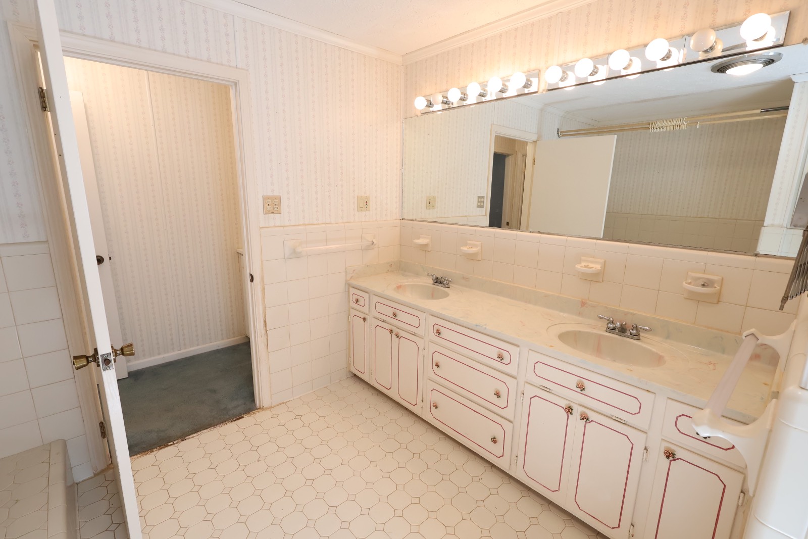 180 Half Acre Circle