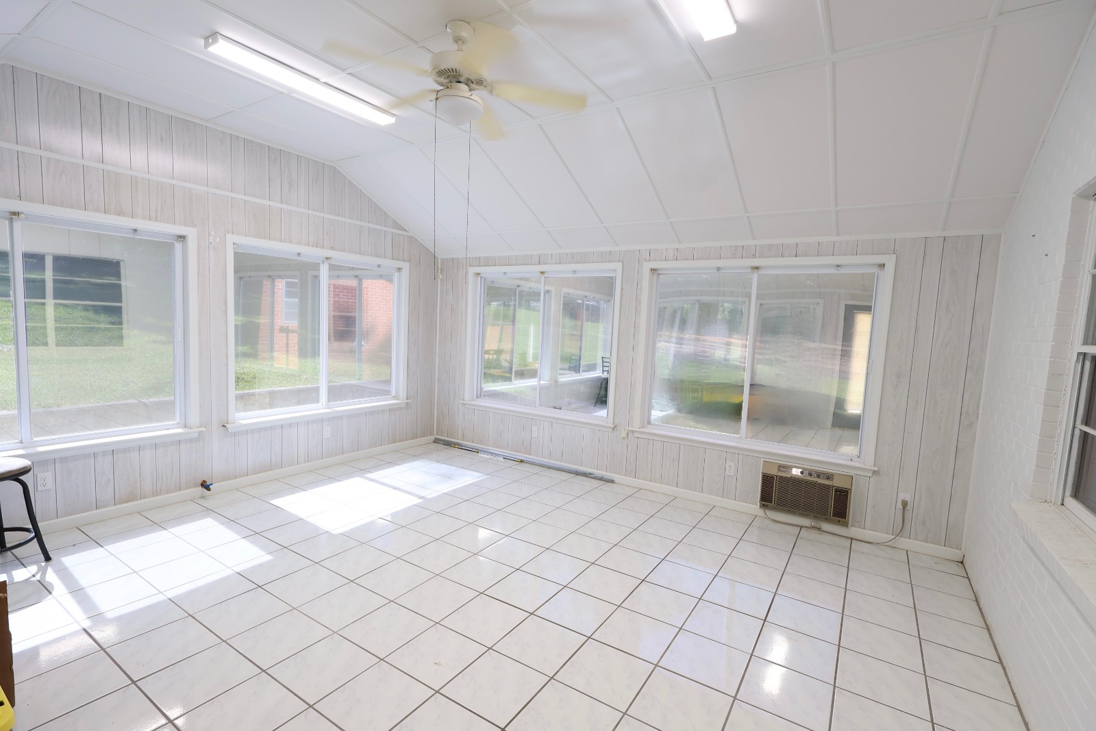 180 Half Acre Circle