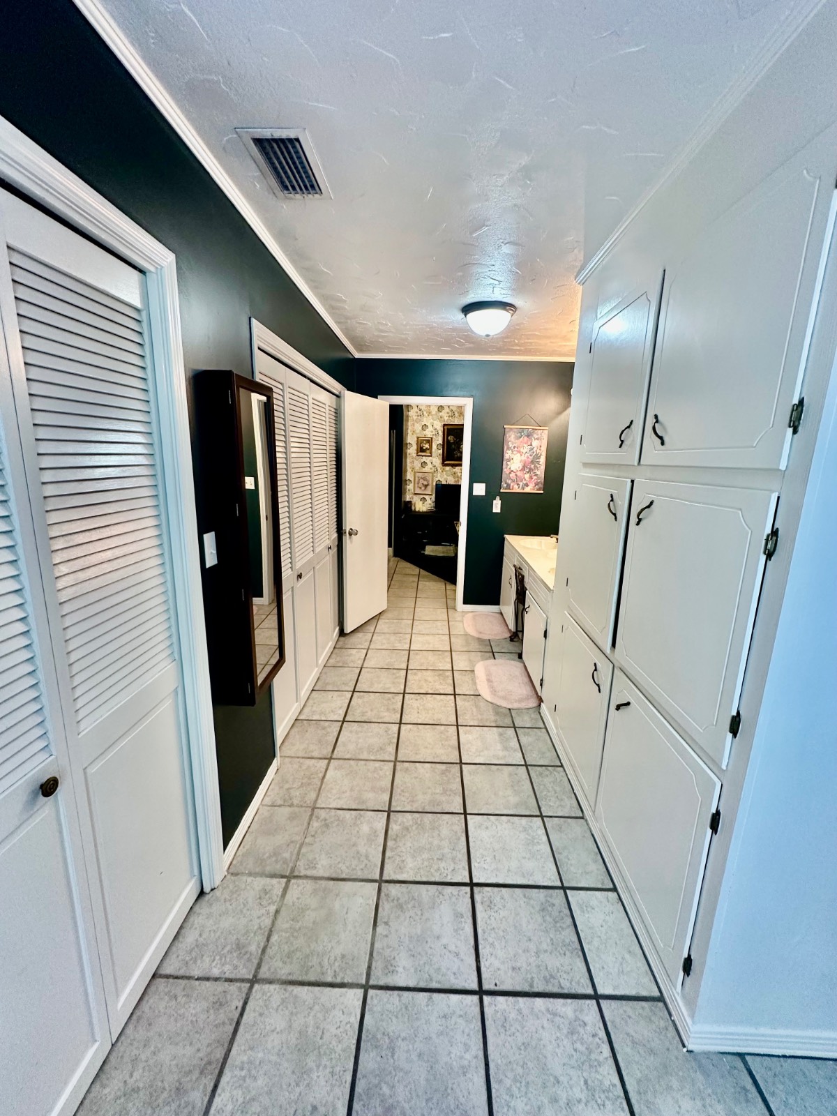 412 MacMillian Drive