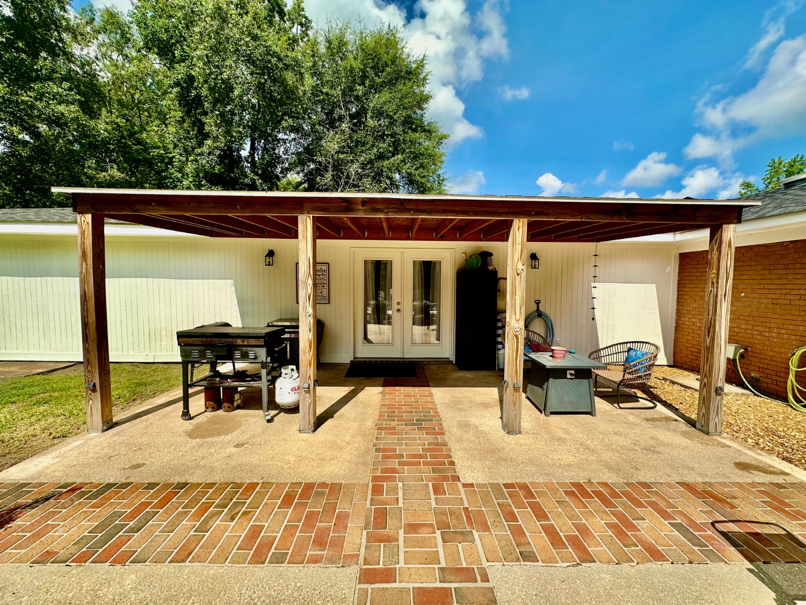412 MacMillian Drive