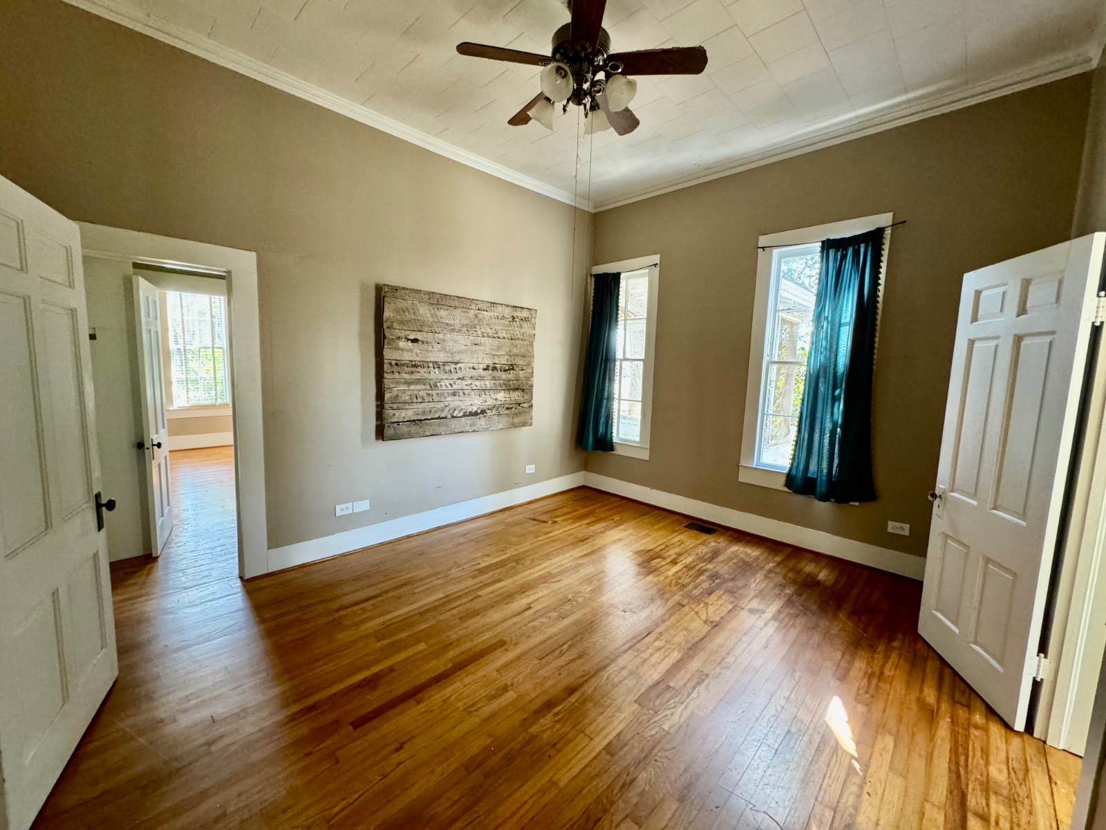 309 College Ave
