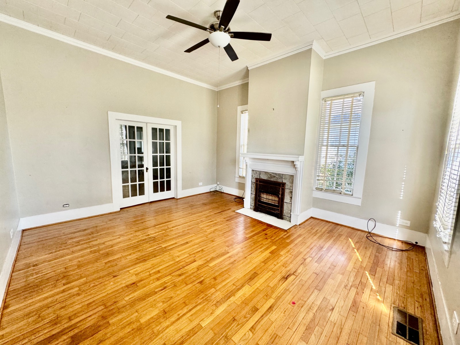 309 College Ave