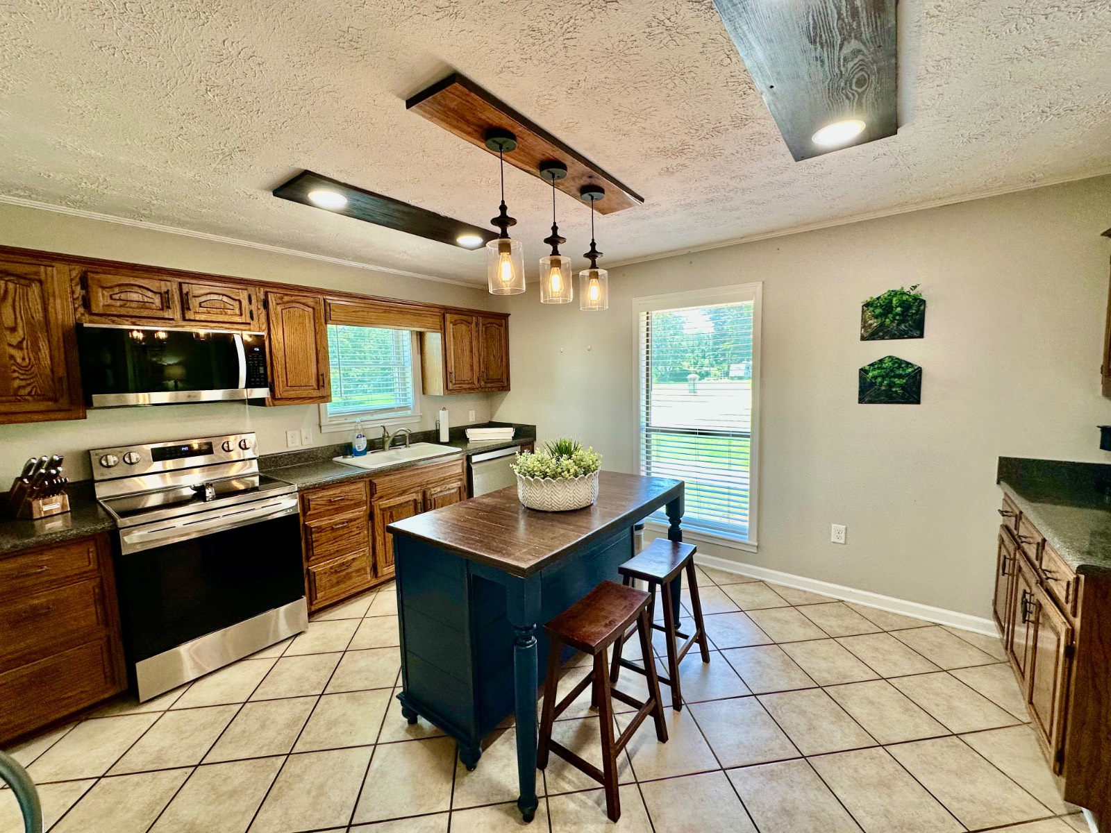 815 Edgewood Drive