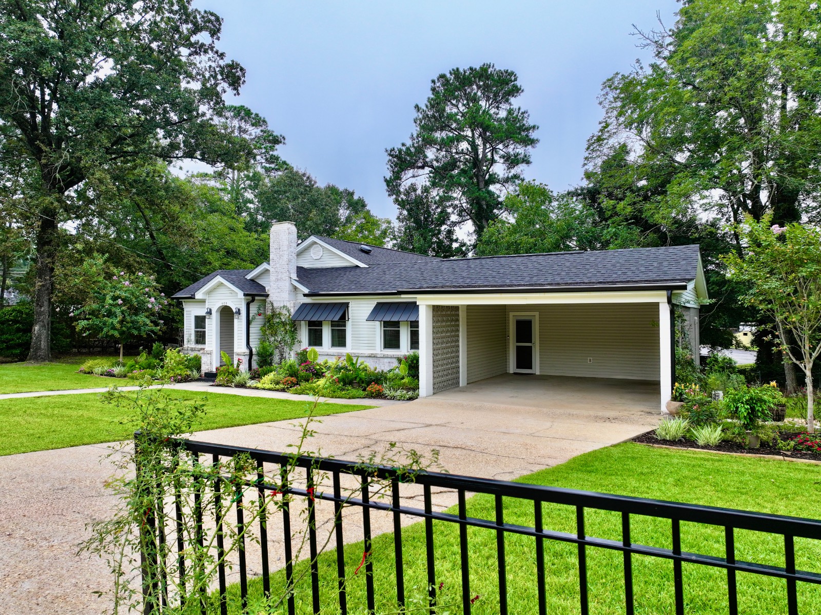 605 Foster Avenue
