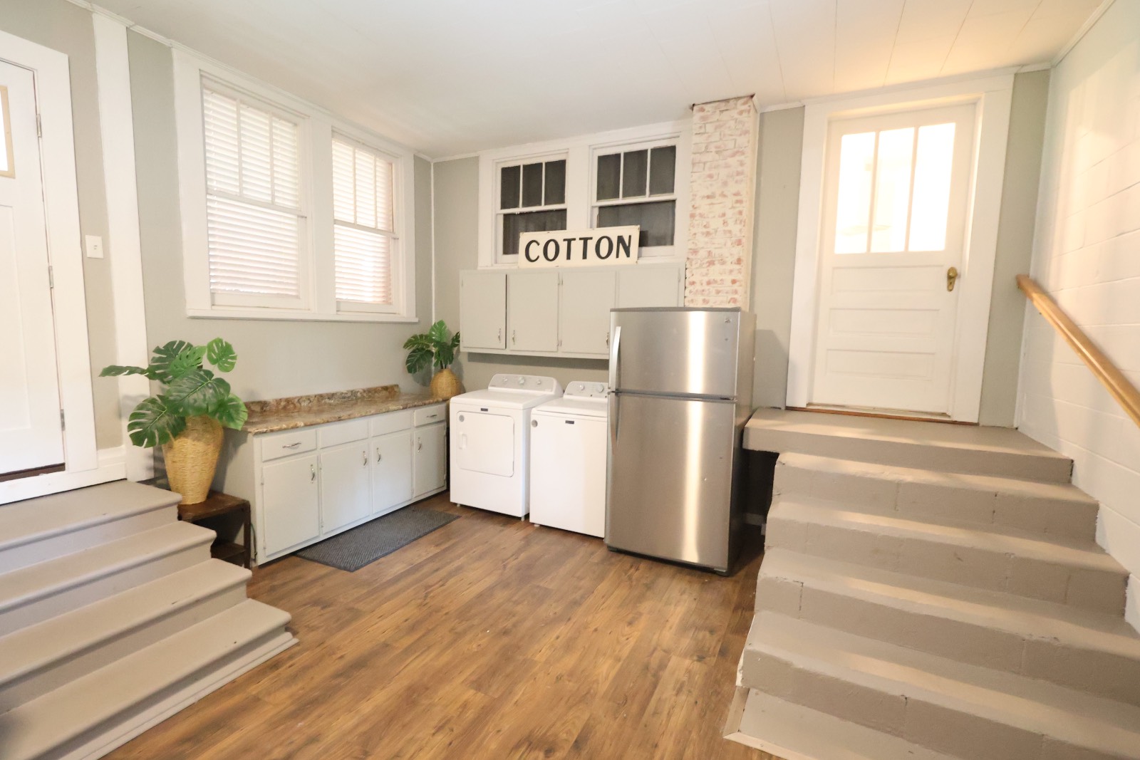 605 Foster Avenue