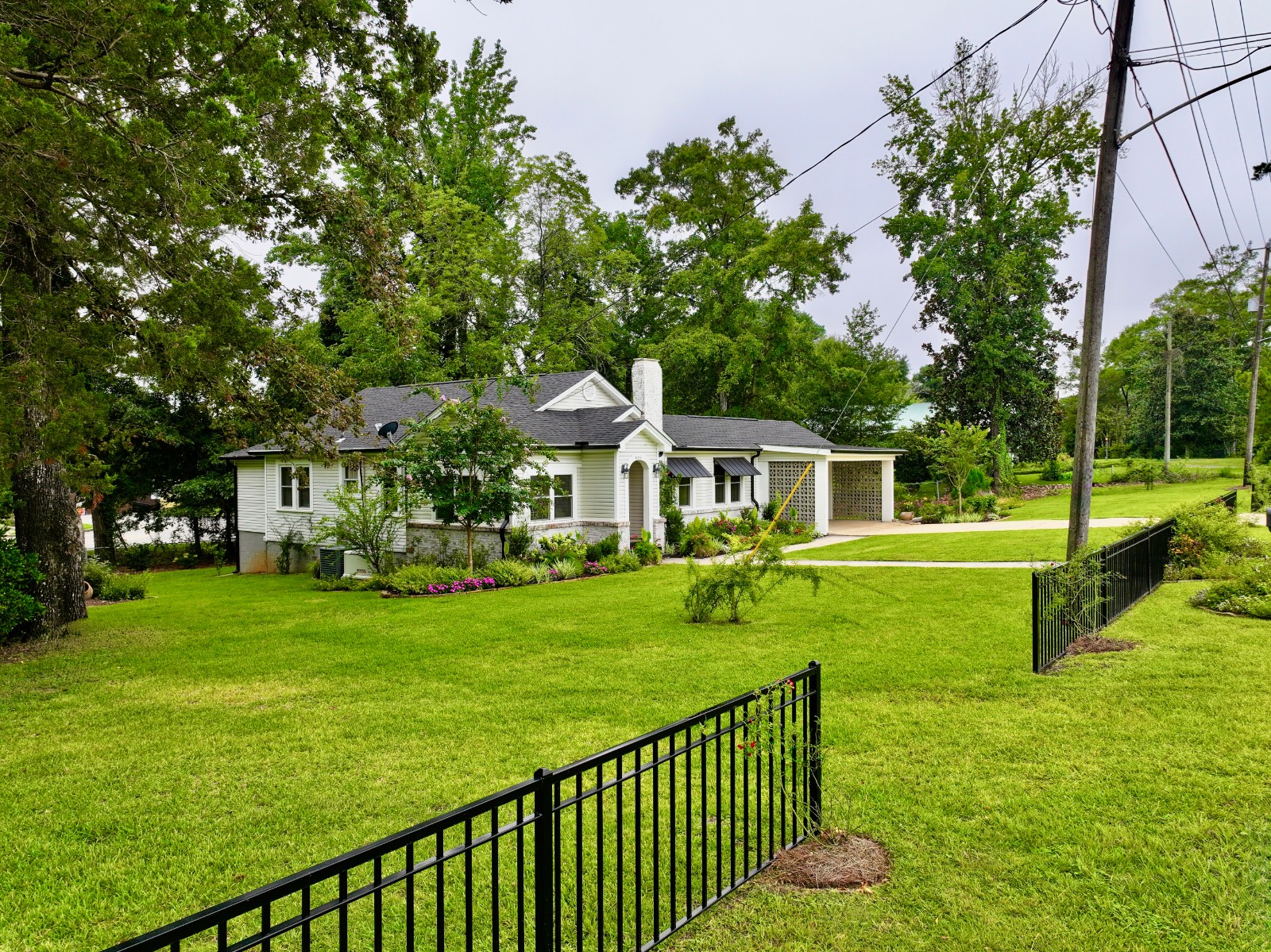 605 Foster Avenue