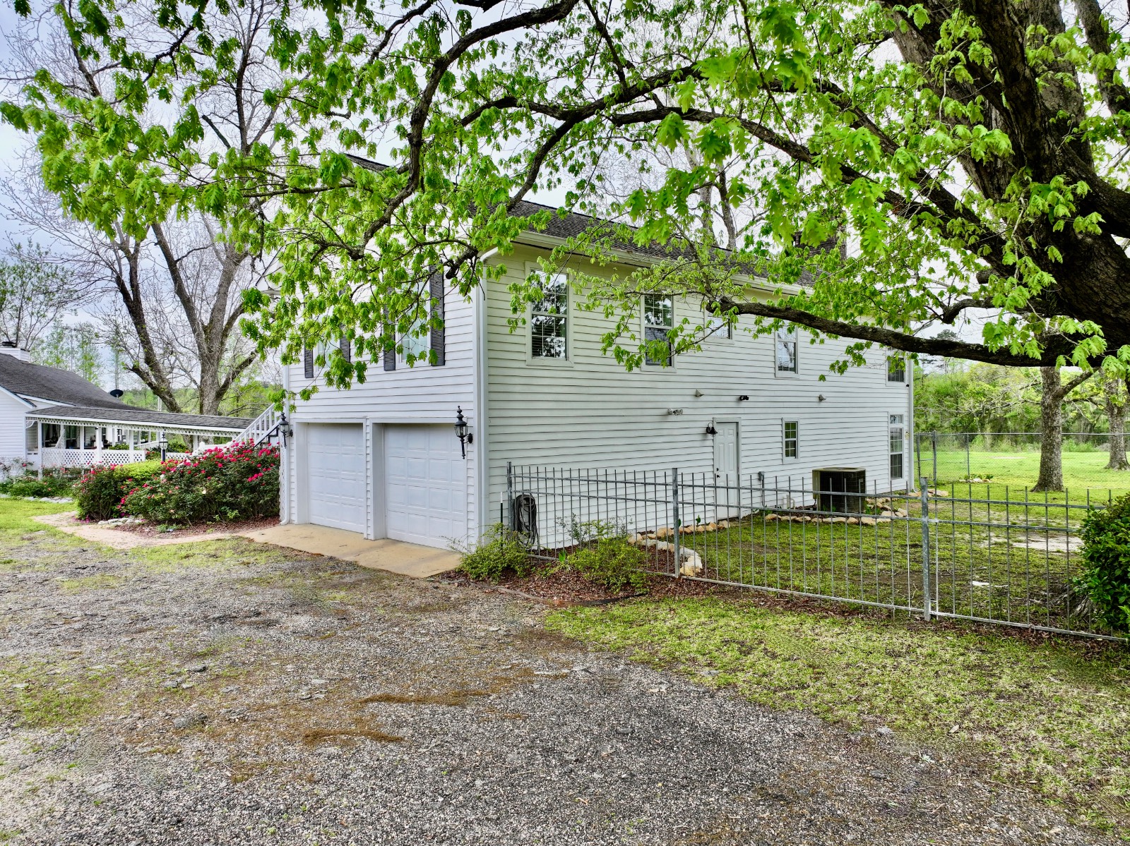 2006 Evergreen Road