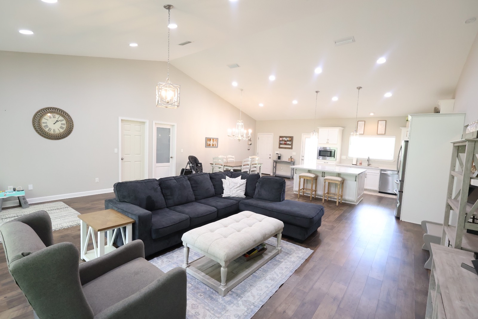 825 Whitehead Lane