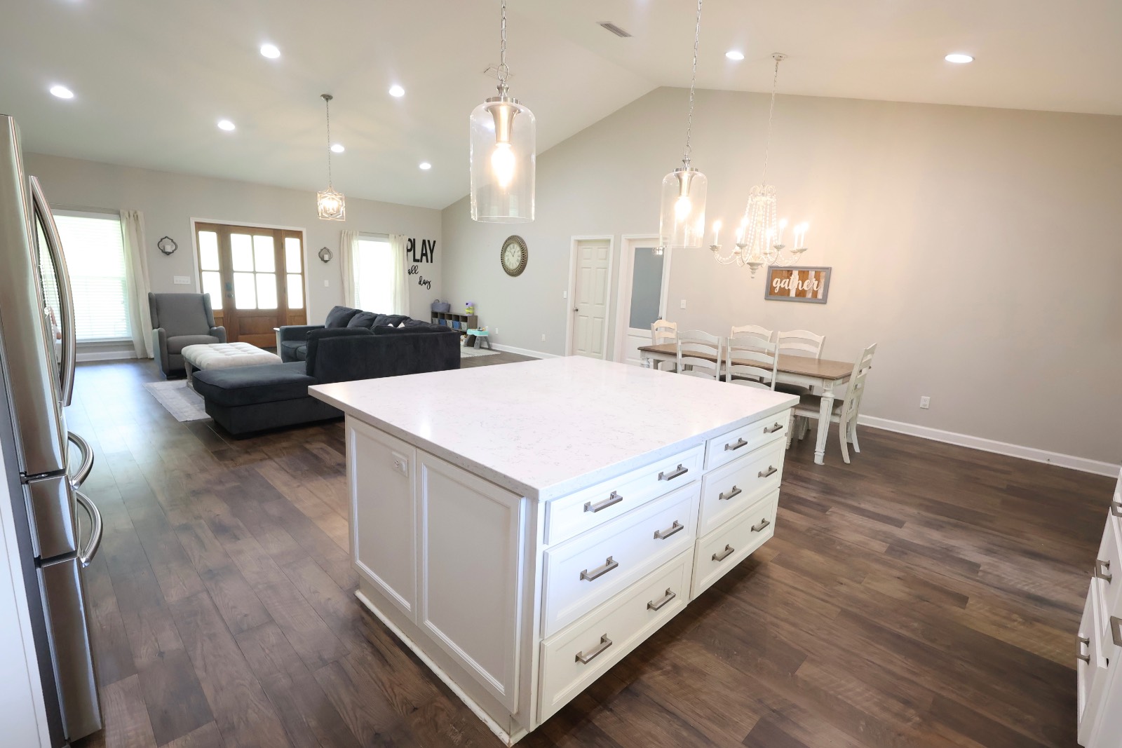 825 Whitehead Lane