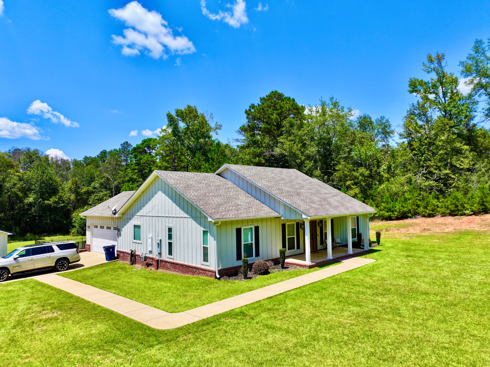 825 Whitehead Lane