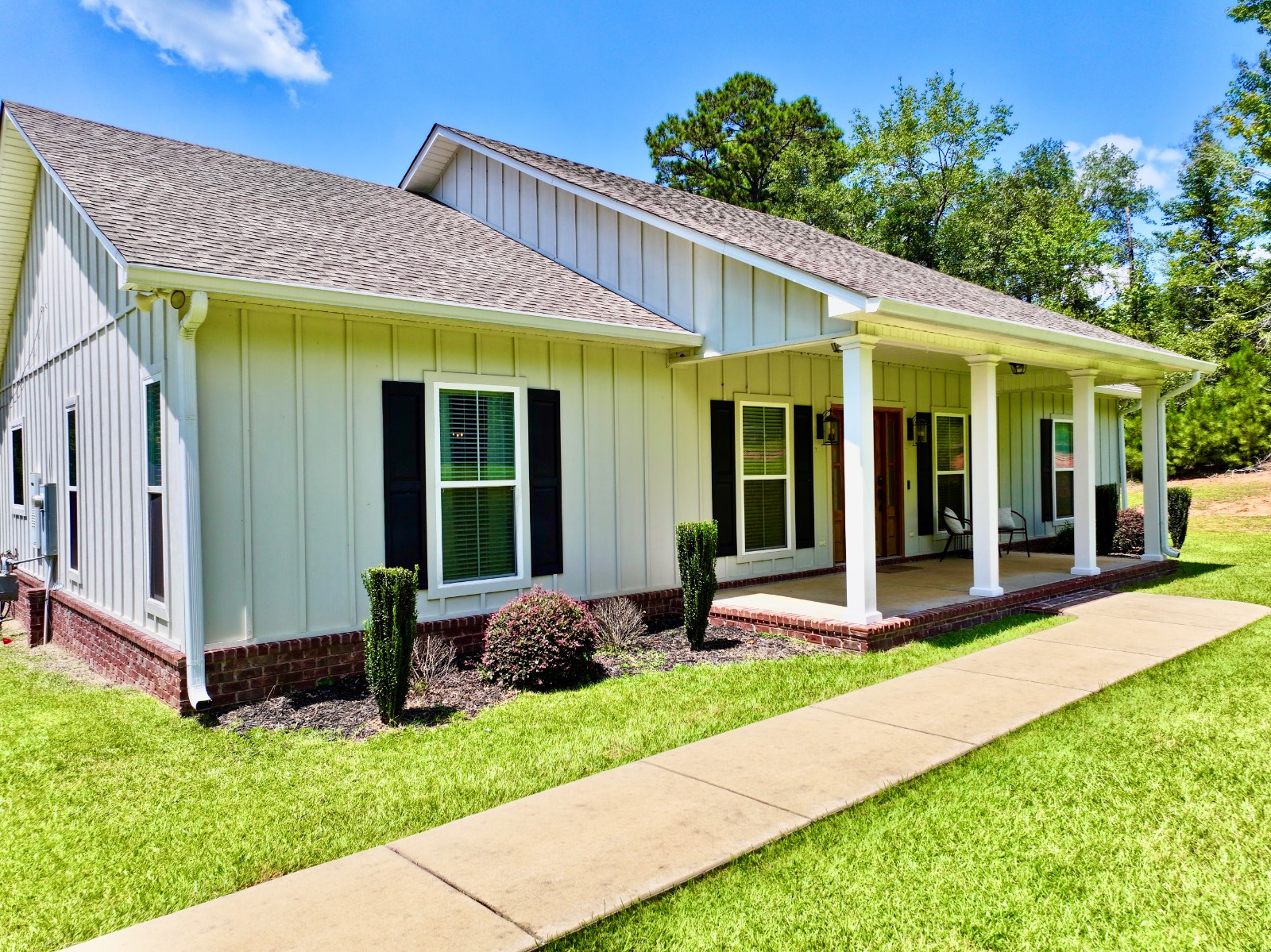 825 Whitehead Lane