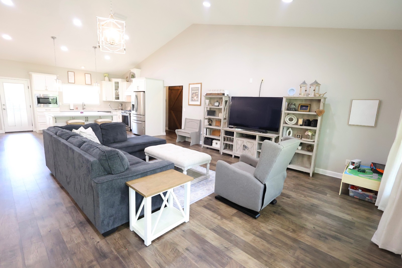 825 Whitehead Lane