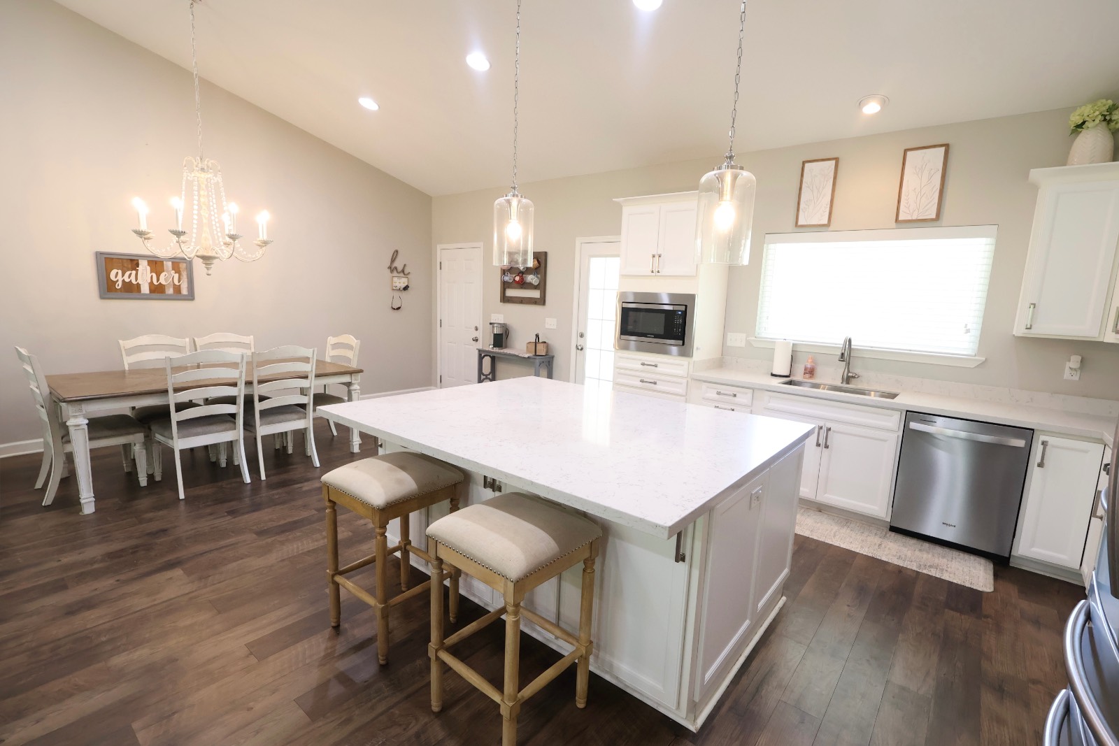 825 Whitehead Lane
