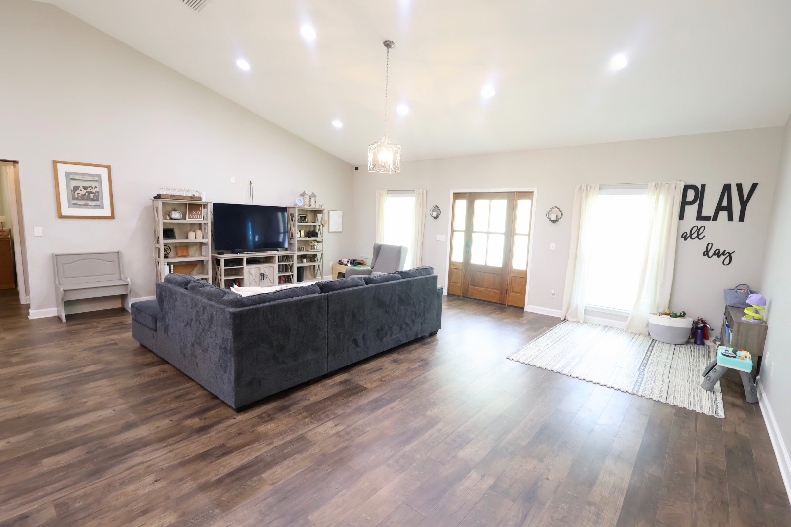 825 Whitehead Lane