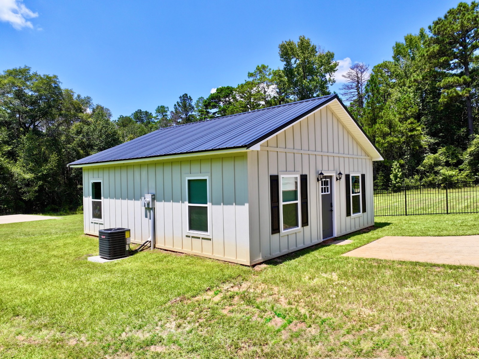 825 Whitehead Lane