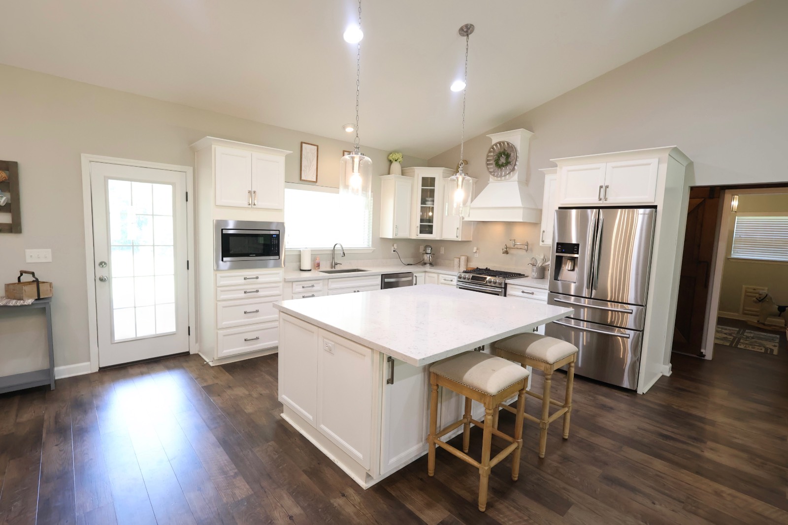 825 Whitehead Lane