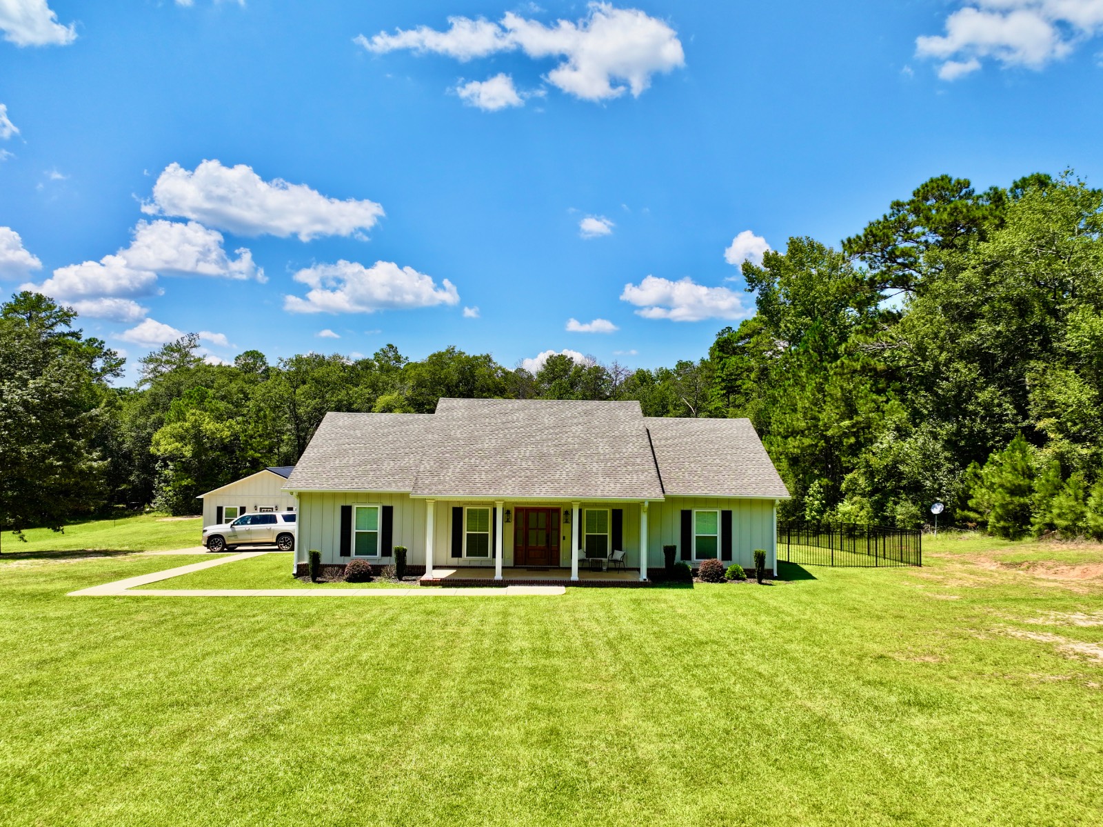825 Whitehead Lane