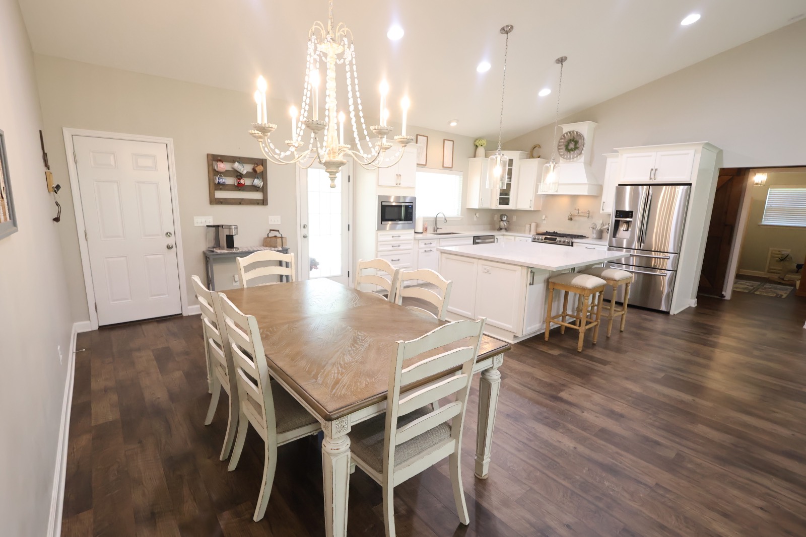 825 Whitehead Lane