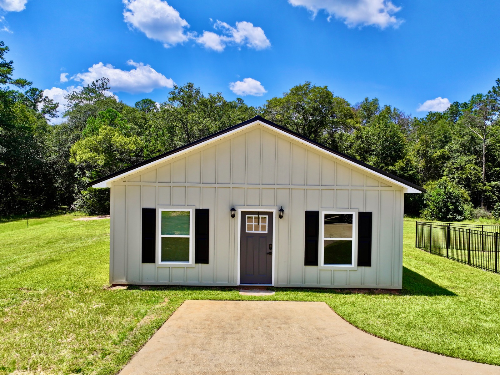 825 Whitehead Lane