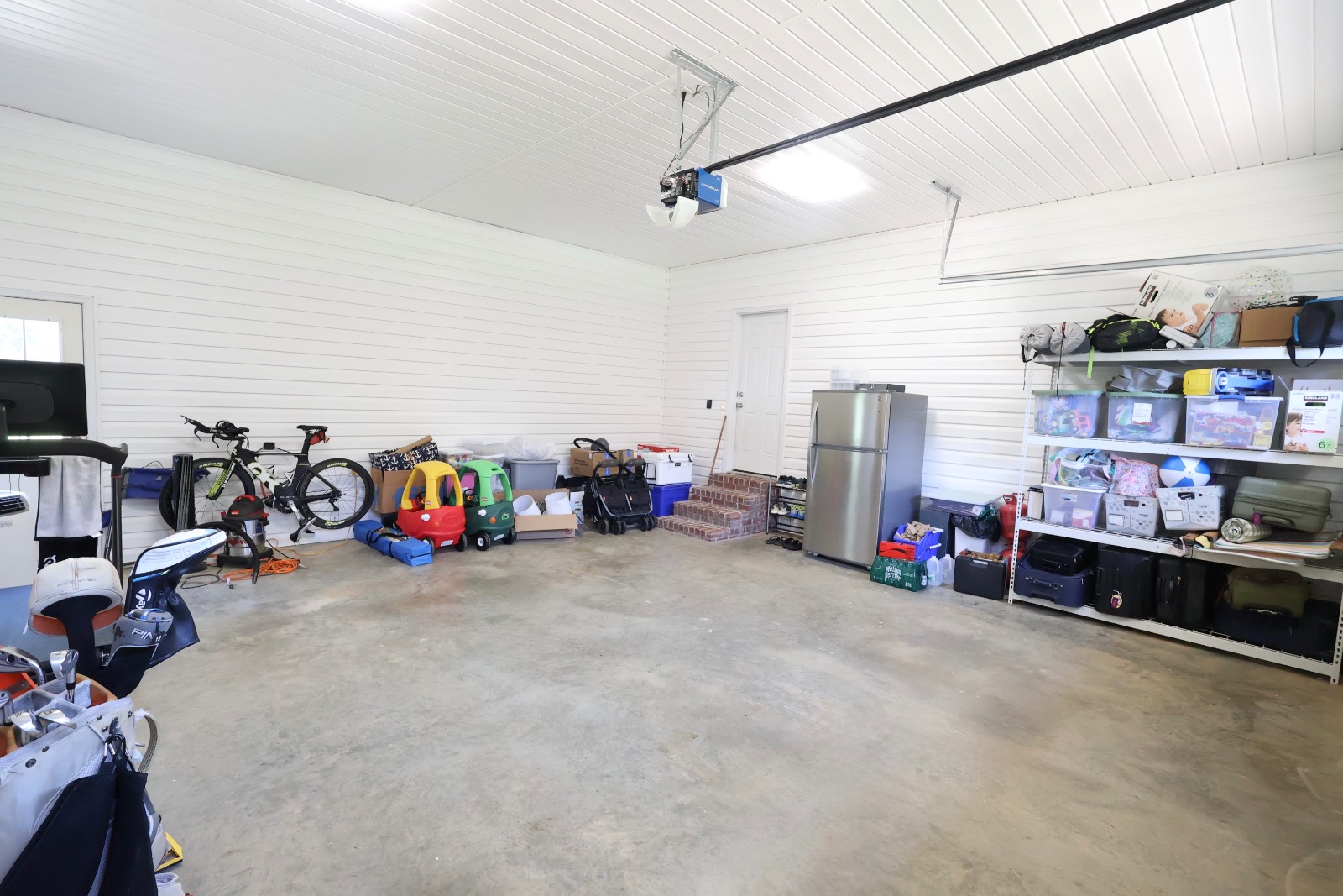 825 Whitehead Lane