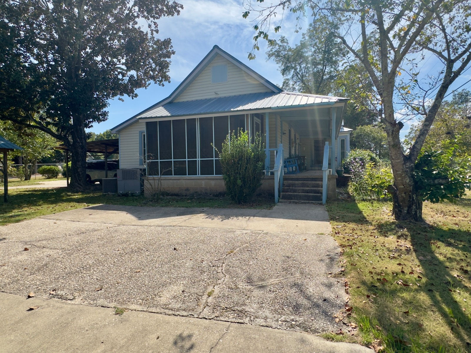 809 Commerce Street