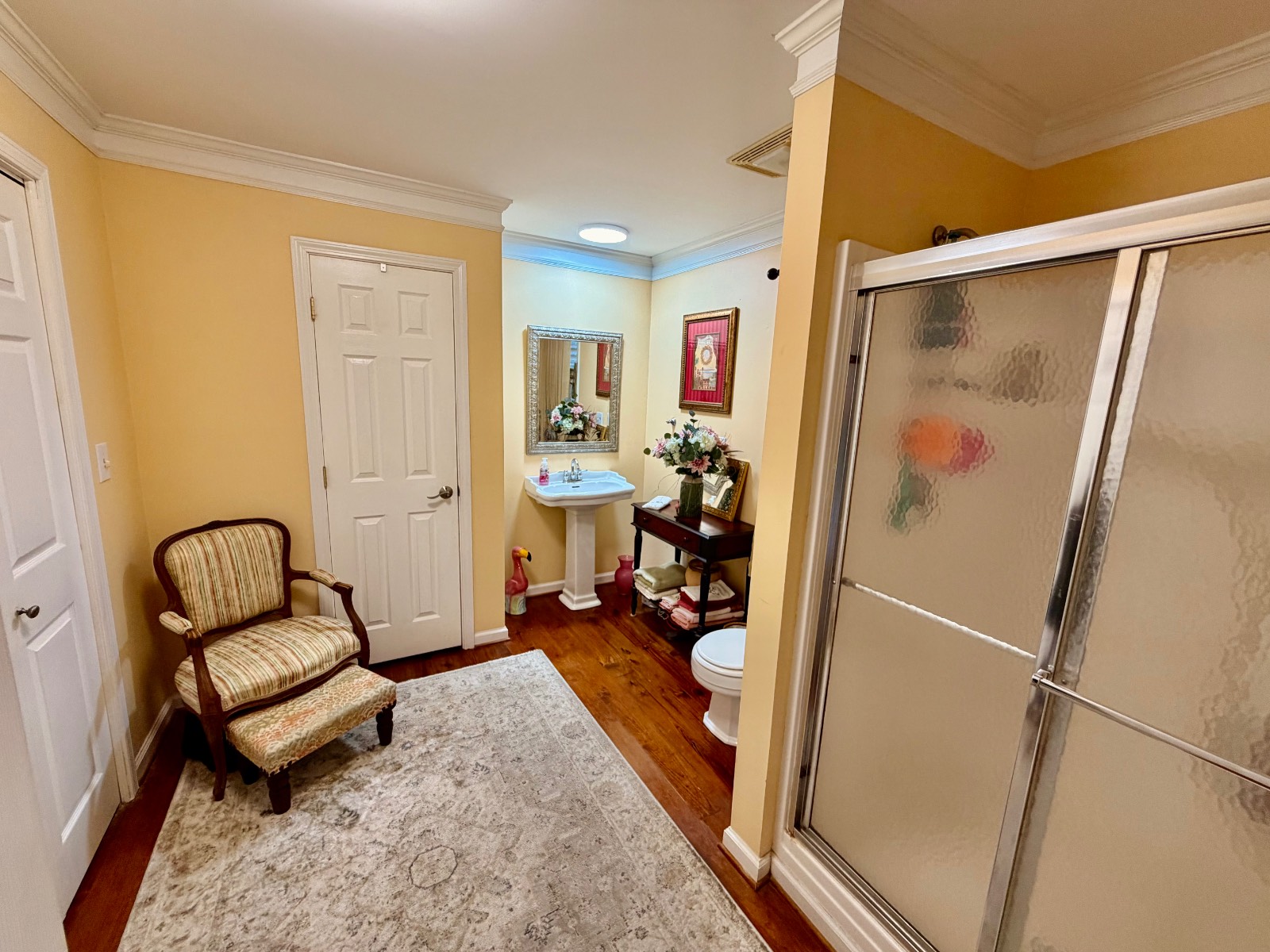 1560 Linwood Drive