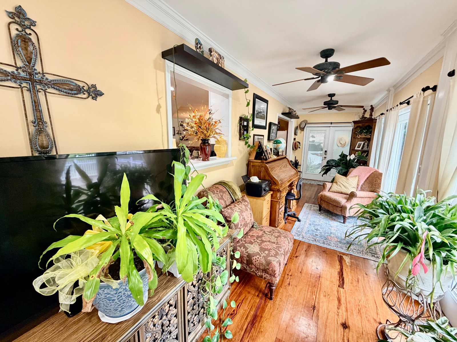 1560 Linwood Drive
