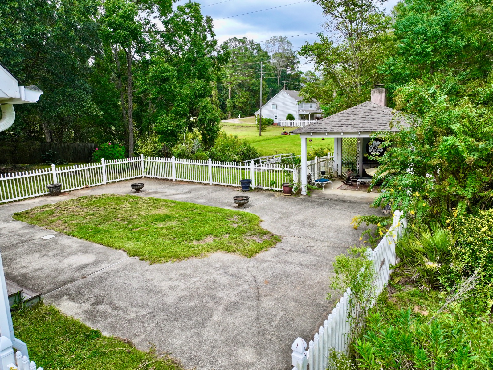 1560 Linwood Drive