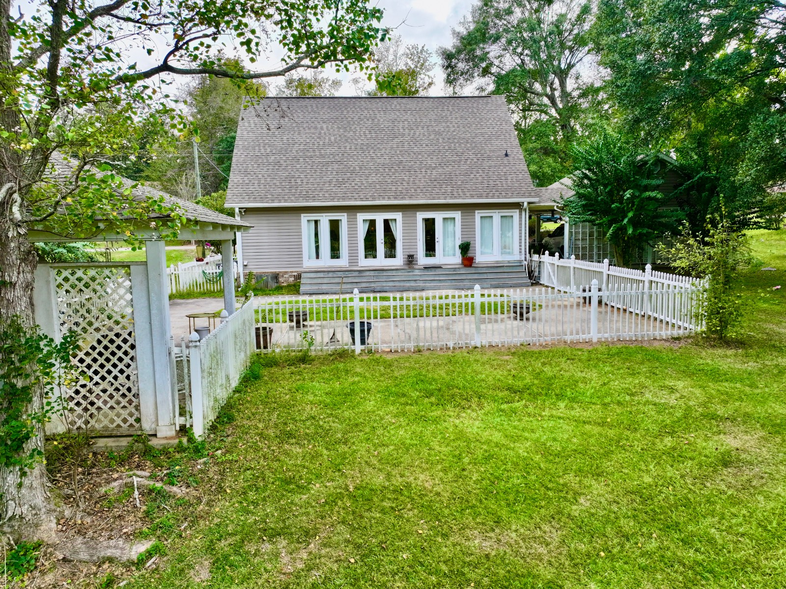 1560 Linwood Drive