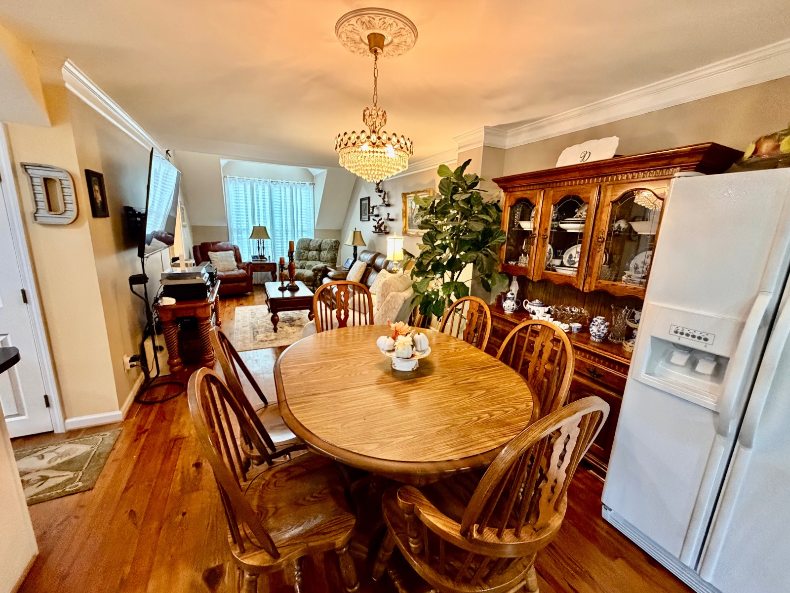 1560 Linwood Drive