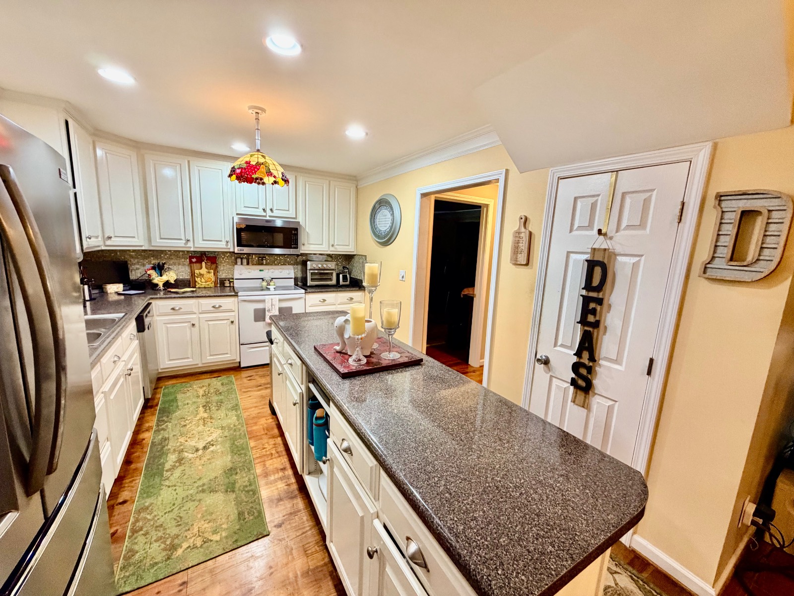 1560 Linwood Drive
