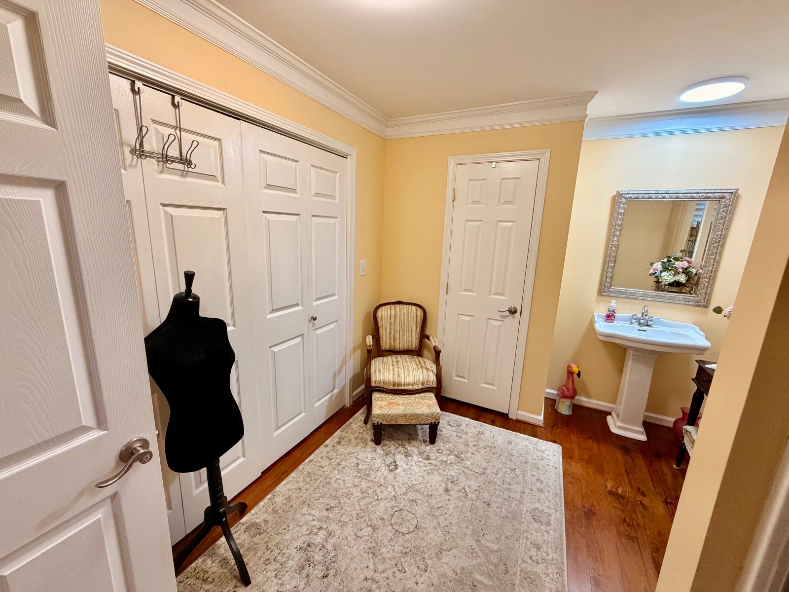 1560 Linwood Drive