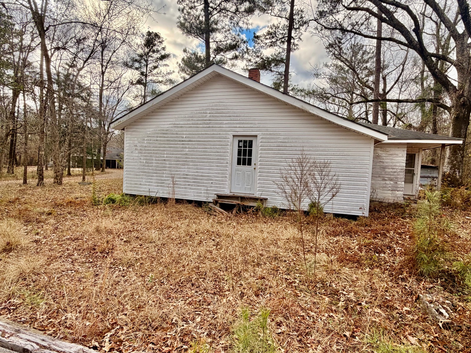 2056 Old Highway 5 S
