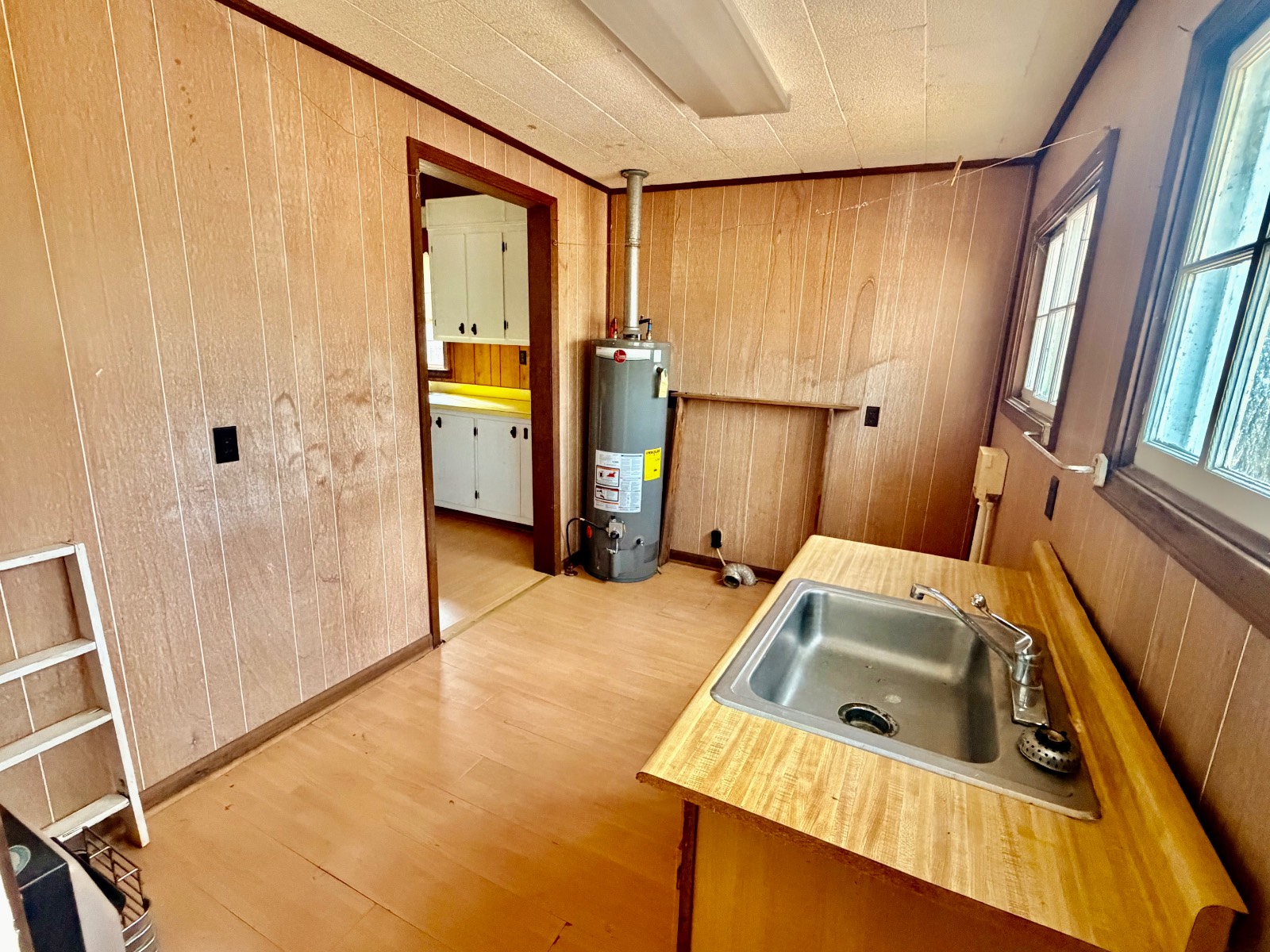 2056 Old Highway 5 S