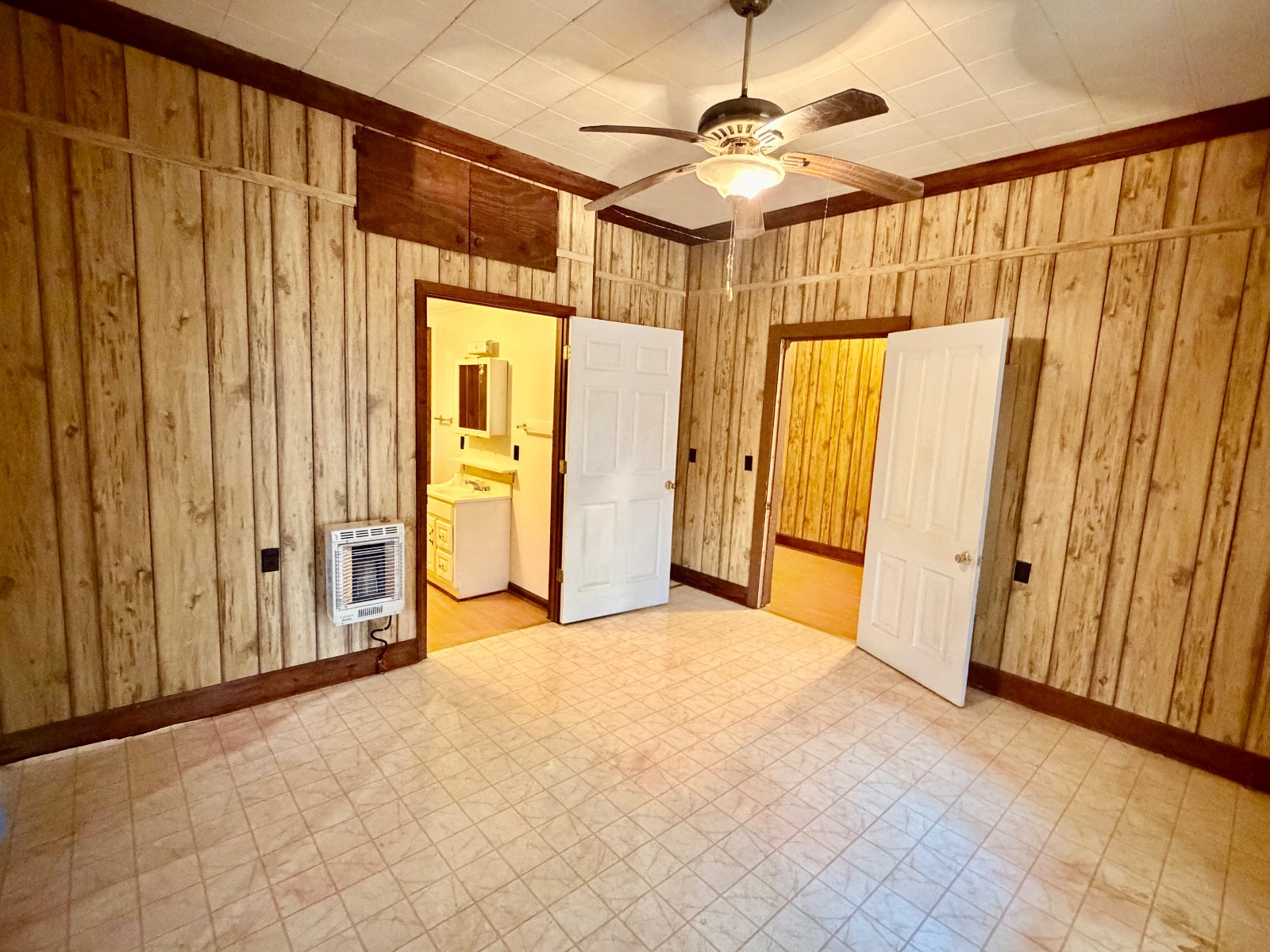 2056 Old Highway 5 S