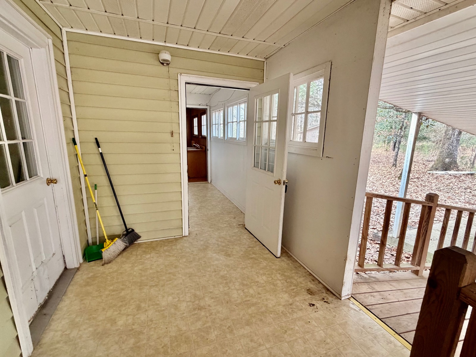 2056 Old Highway 5 S