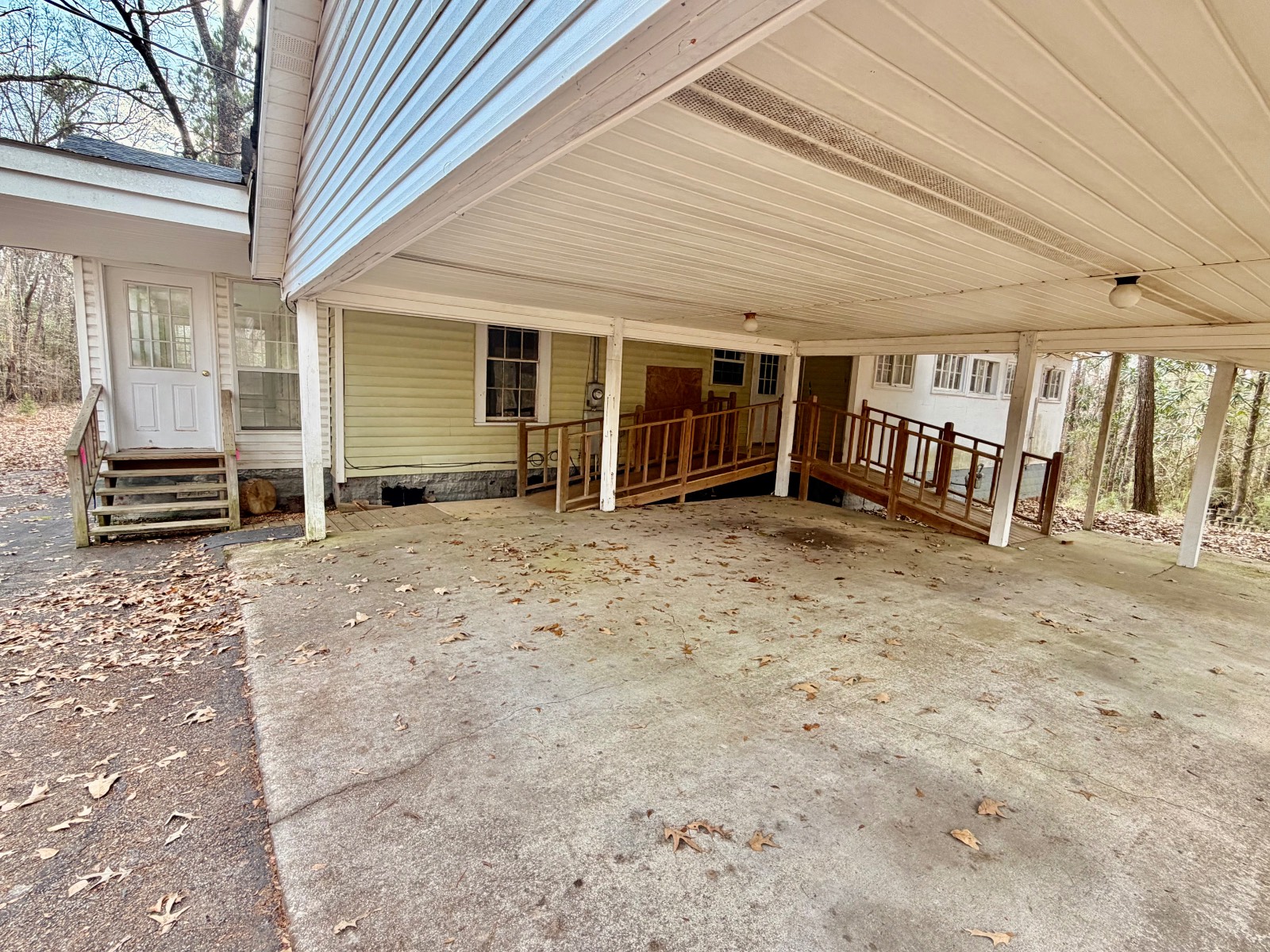 2056 Old Highway 5 S