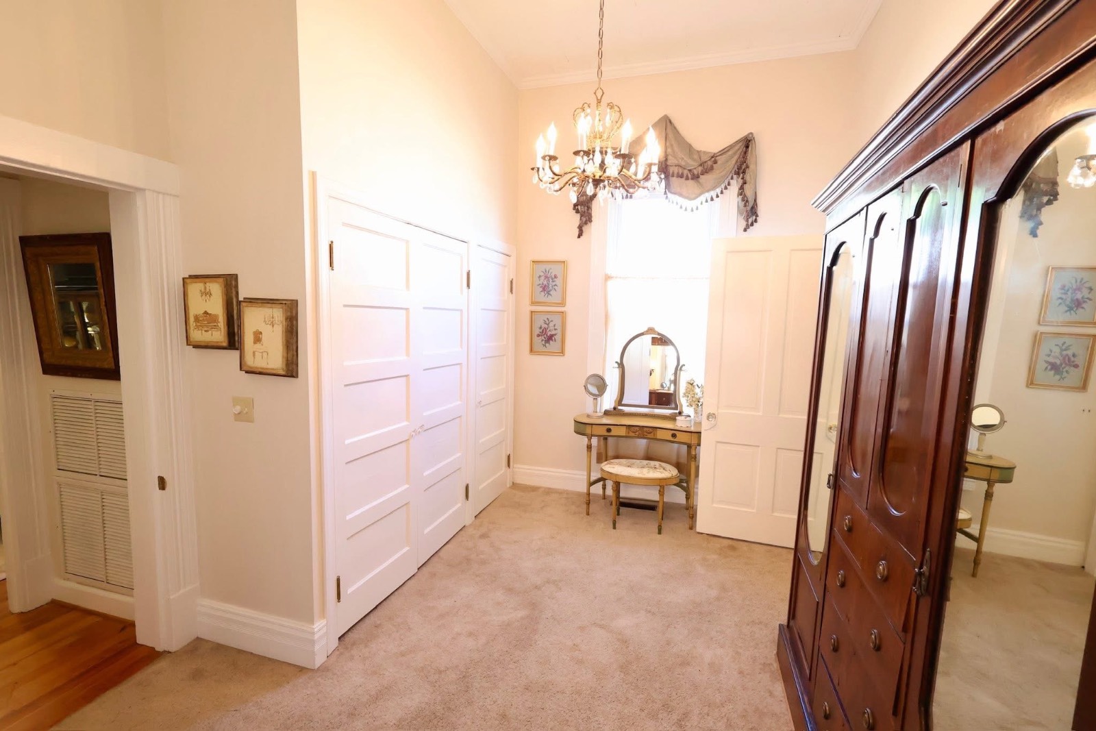 426 West Clinton Street