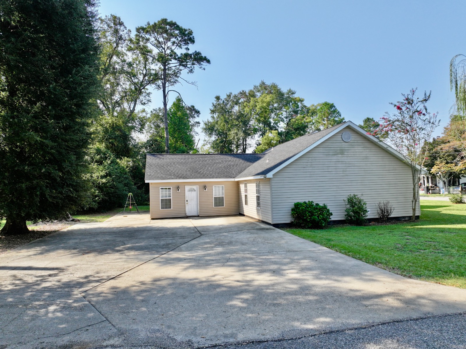 350 Cherry Ave