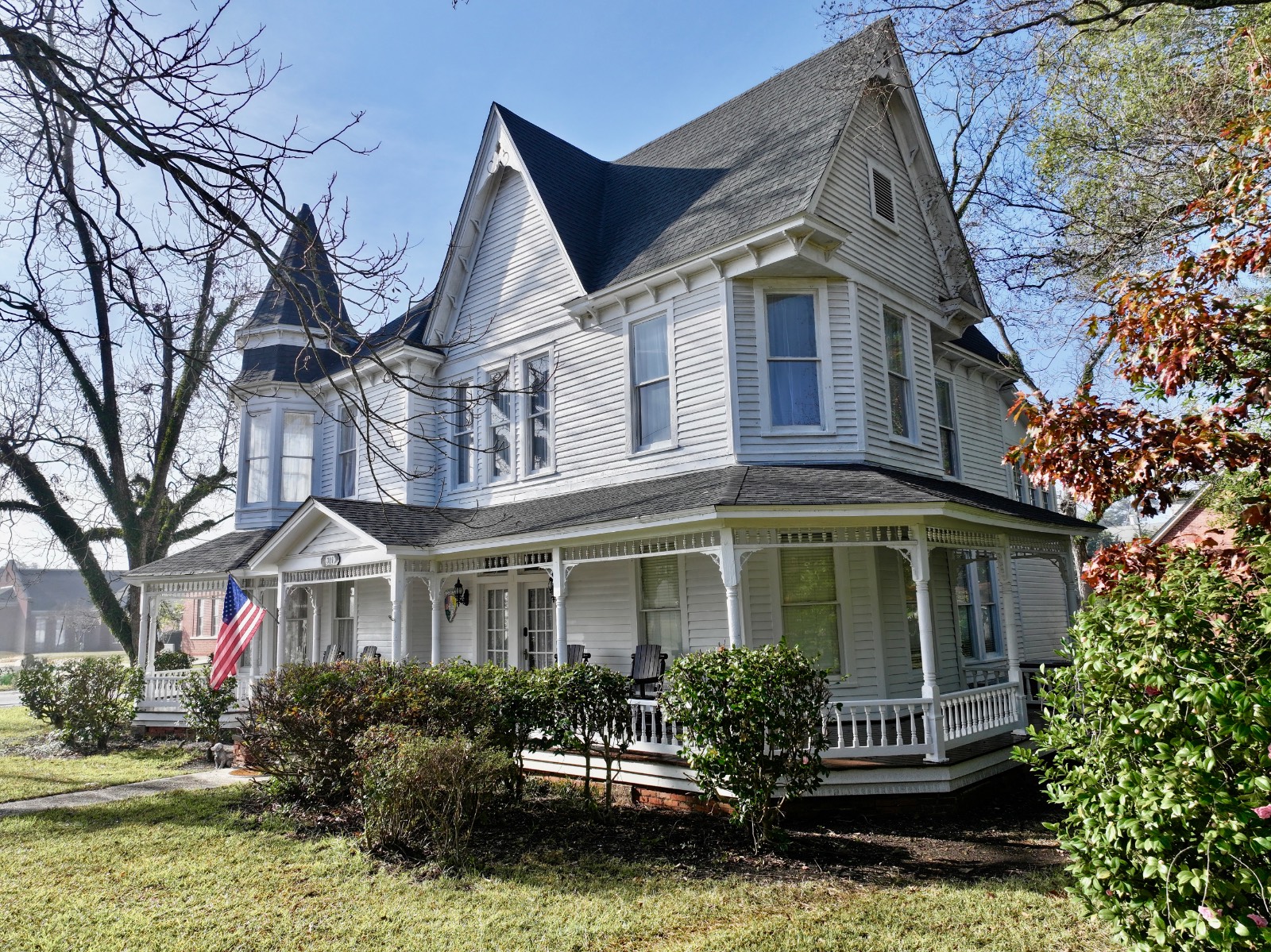 301 College Ave