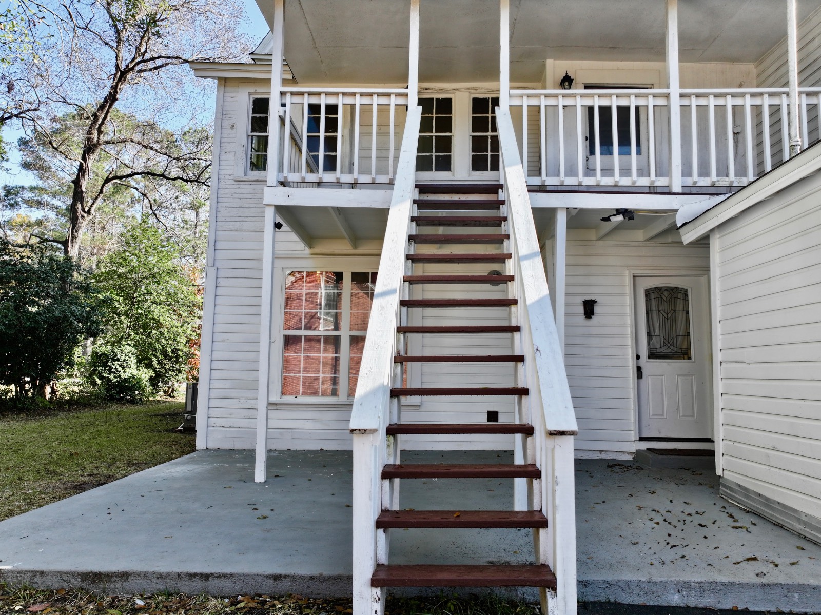 301 College Ave