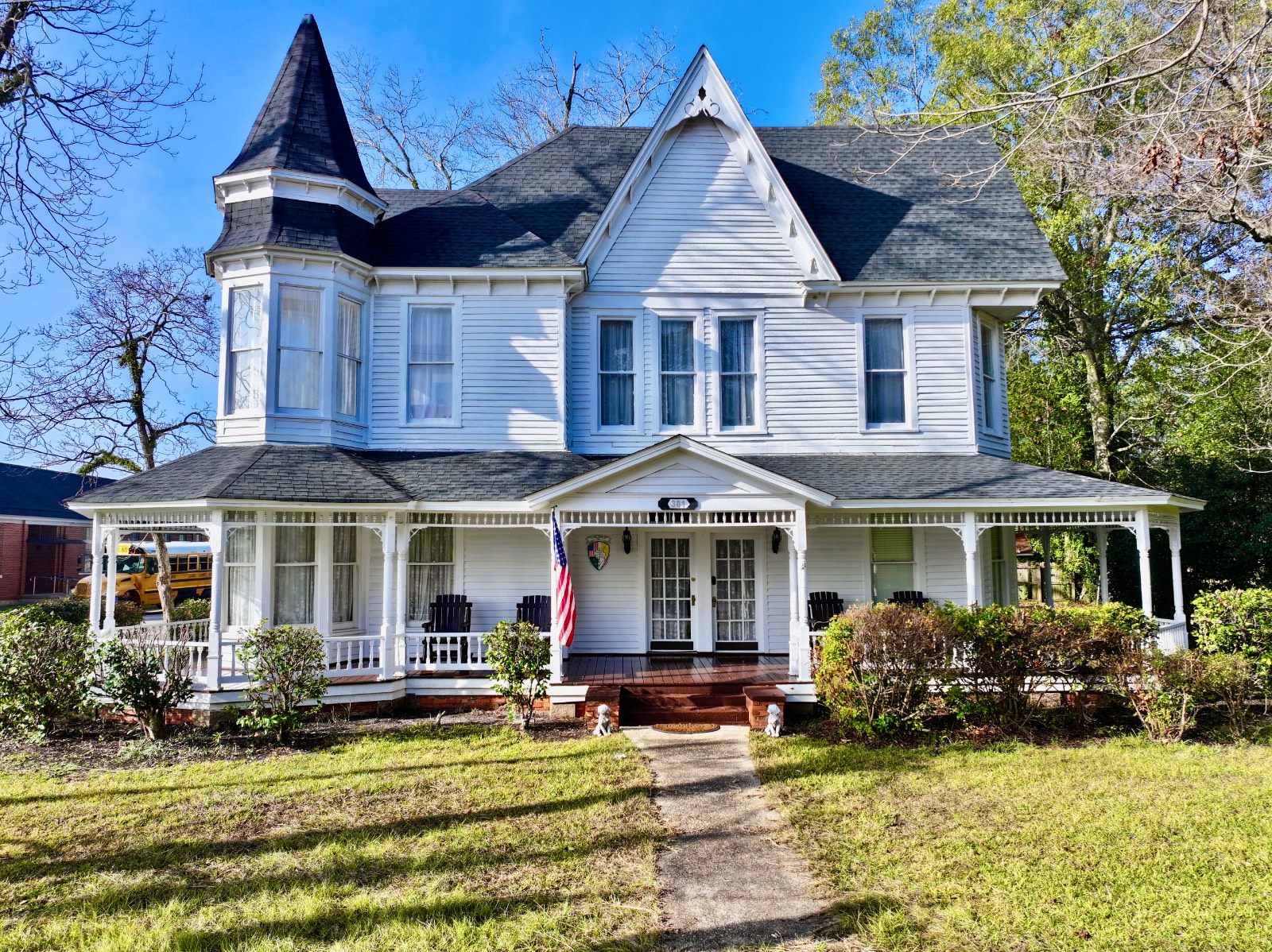301 College Ave