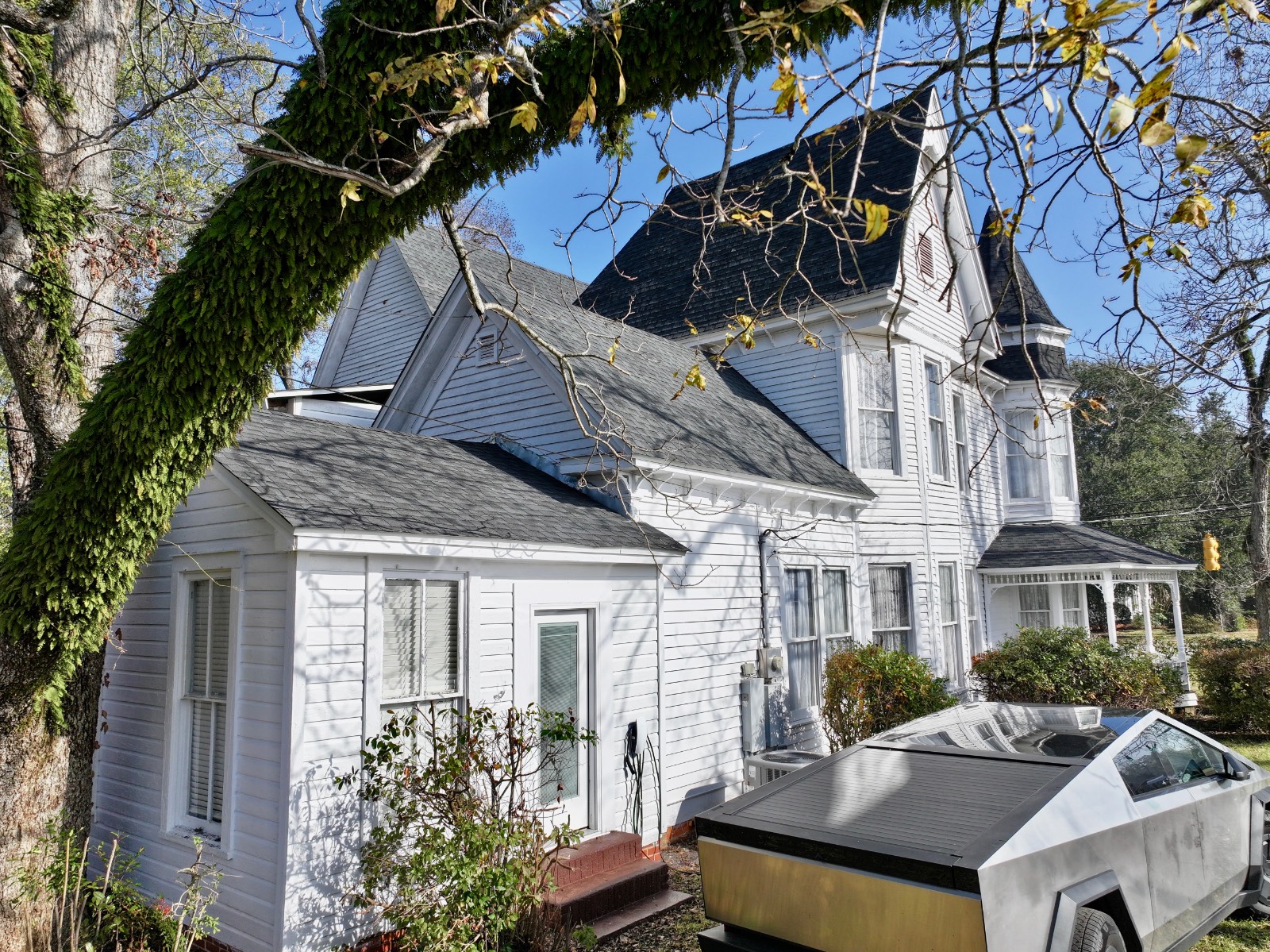 301 College Ave