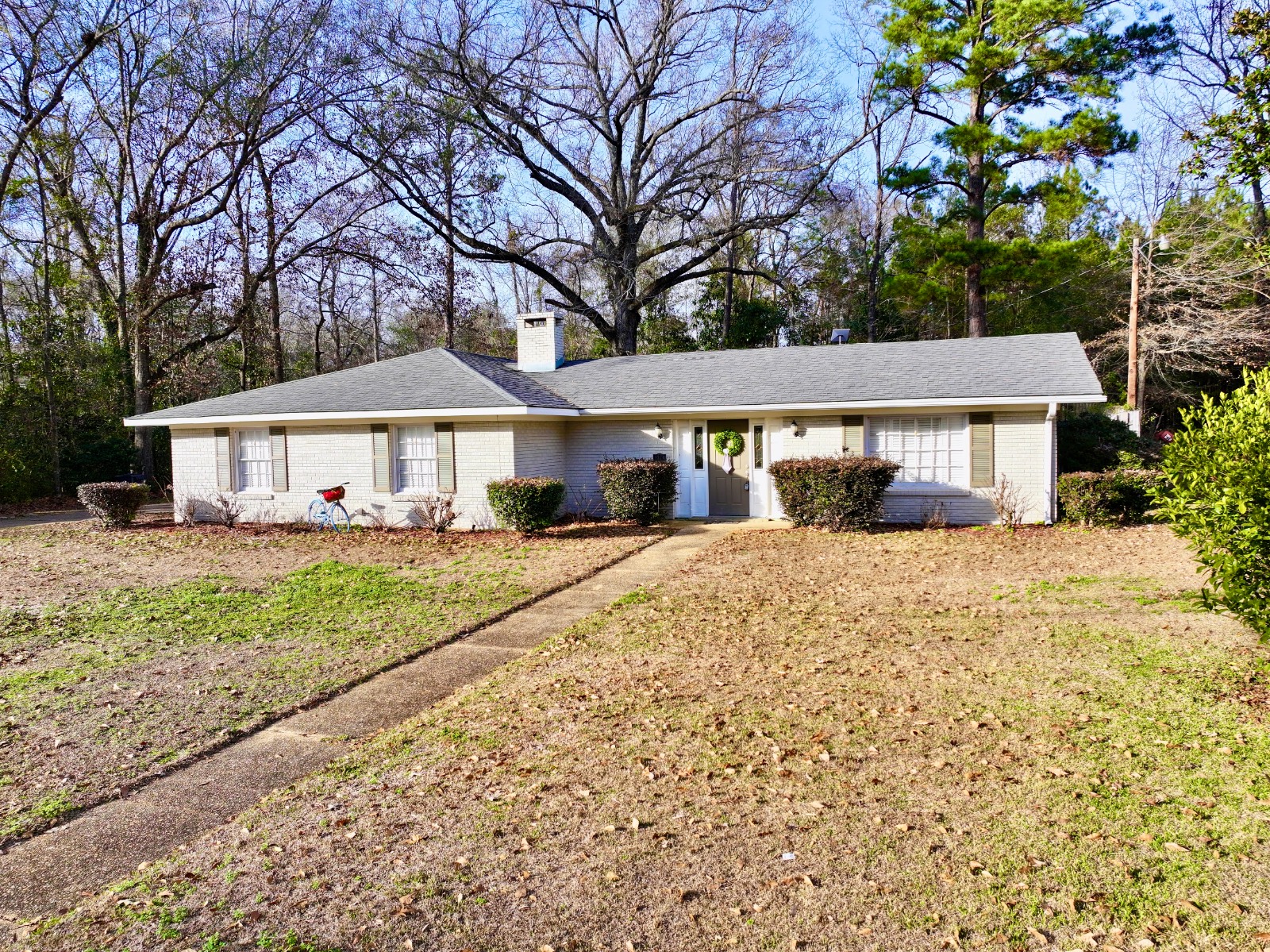 1520 N Andrews Drive